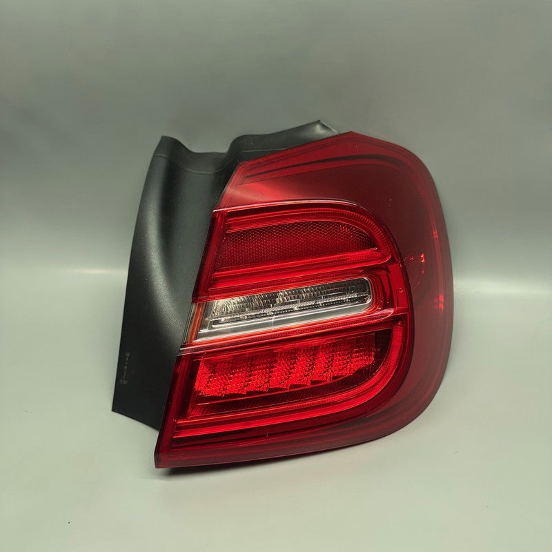 MERCEDES BENZ GLA250 TAIL LIGHT RIGHT PASSENGER 2015-2017 2018 2019 20