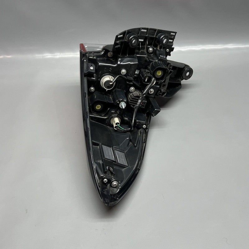 TOYOTA CH-R TAIL LIGHT RIGHT PASSENGER 2018 2019 2020 2021 OEM 