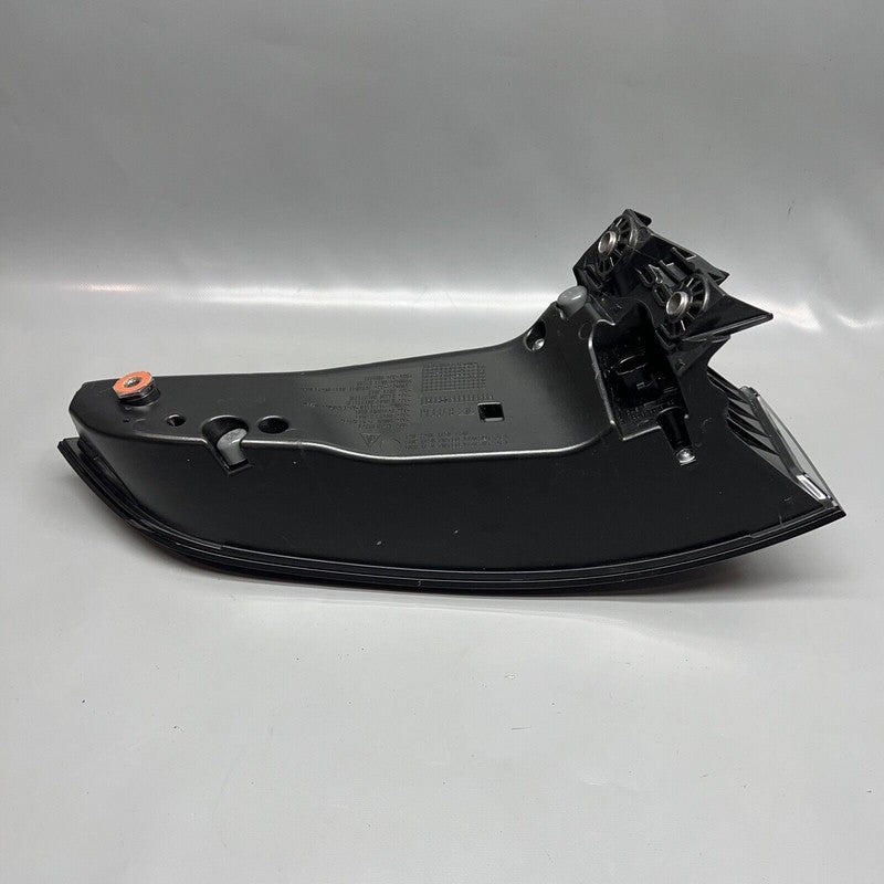 PORSCHE CAYENNE TAIL LIGHT RIGHT PASSENGER 2019 20 21 22 2023 LED OEM 
