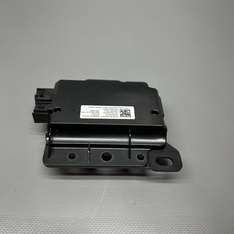 TESLA MODEL 3 USB HUB CHARGER DATA FRONT 2017 2018 2019 2020 OEM 10932