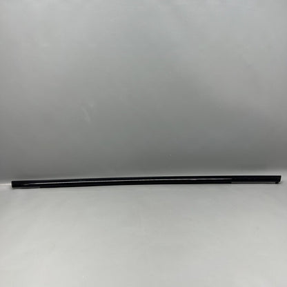 9Y0837476H PORSCHE CAYENNE DOOR BELT MOLDING RIGHT FRONT 2019 2020 OEM 9Y0837476H