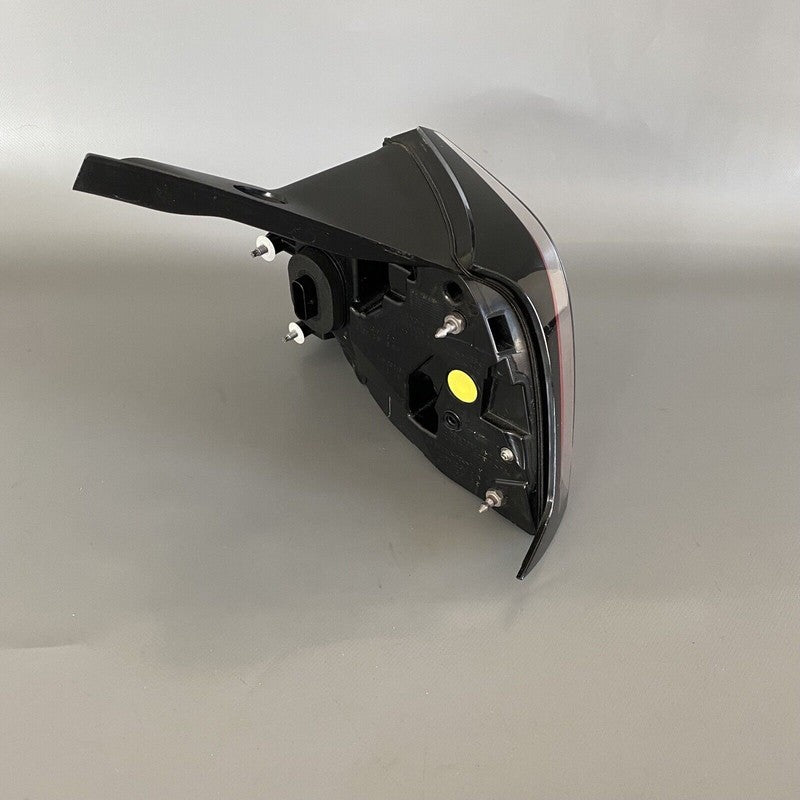 1502086-00-D TESLA MODEL Y TAIL LIGHT LEFT DRIVER SIDE 1502086-00-D 2020 2021 2022 OEM 