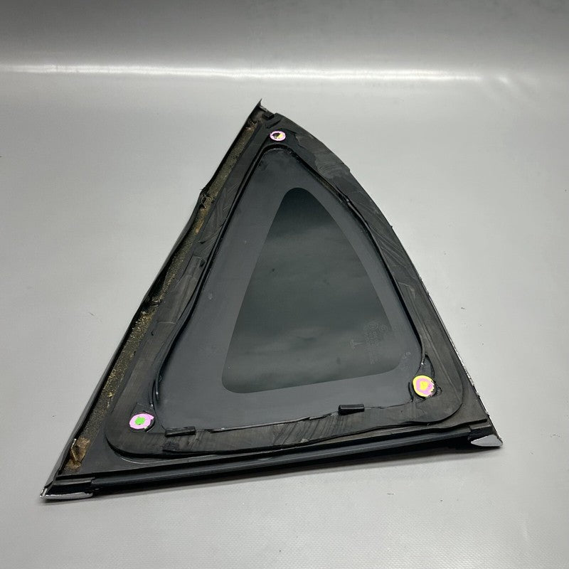 1034907 TESLA MODEL X QUARTER GLASS RIGHT REAR 2016 2017 2018 2019 2020 OEM 1034907