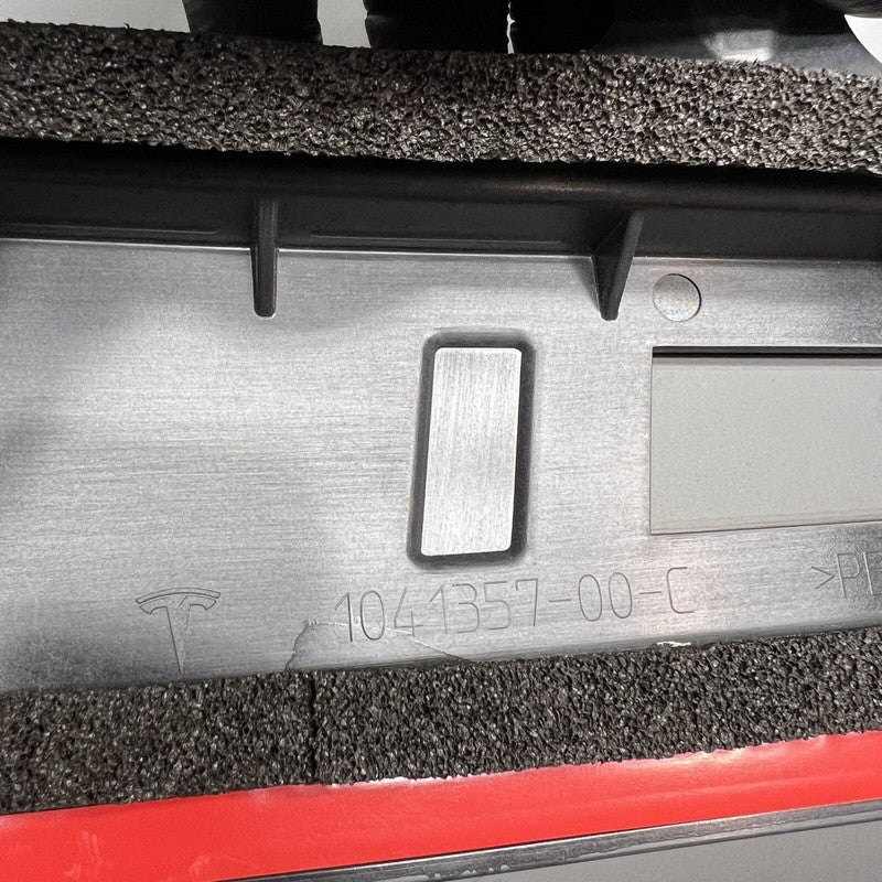1041357-00-C TESLA MODEL X PILLAR EXTERIOR GLASS LEFT 2016 2017 2018 19 2020 OEM 1041357-00-C