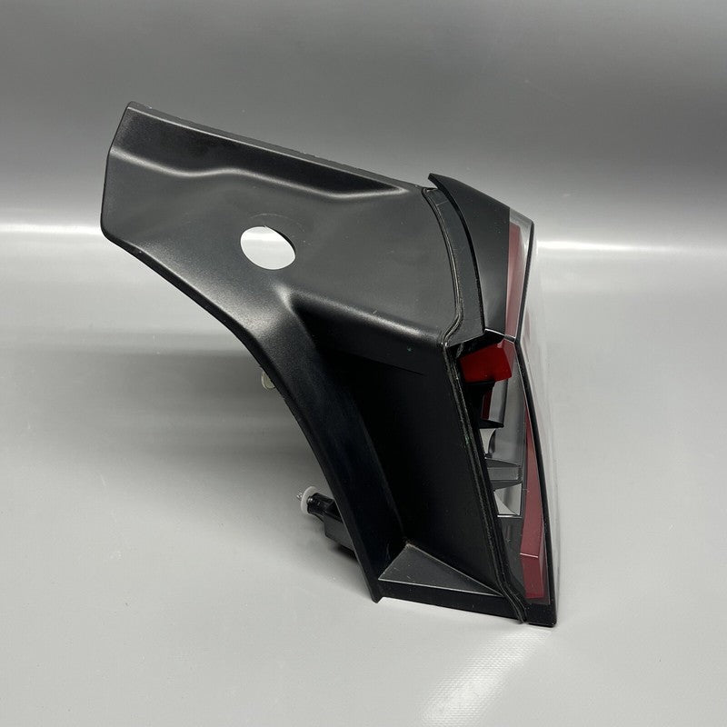 1502087-00-D TESLA MODEL Y TAIL LIGHT RIGHT PASSENGER 2020 21 22 2023 LED OEM 1502087-00-D