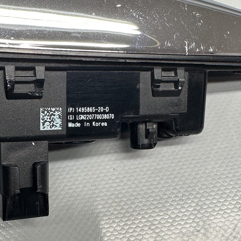 1495865-20-D TESLA MODEL 3 FENDER CAMERA MARKER RIGHT 2017 2018 2019 2020 OEM 1495865-20-D