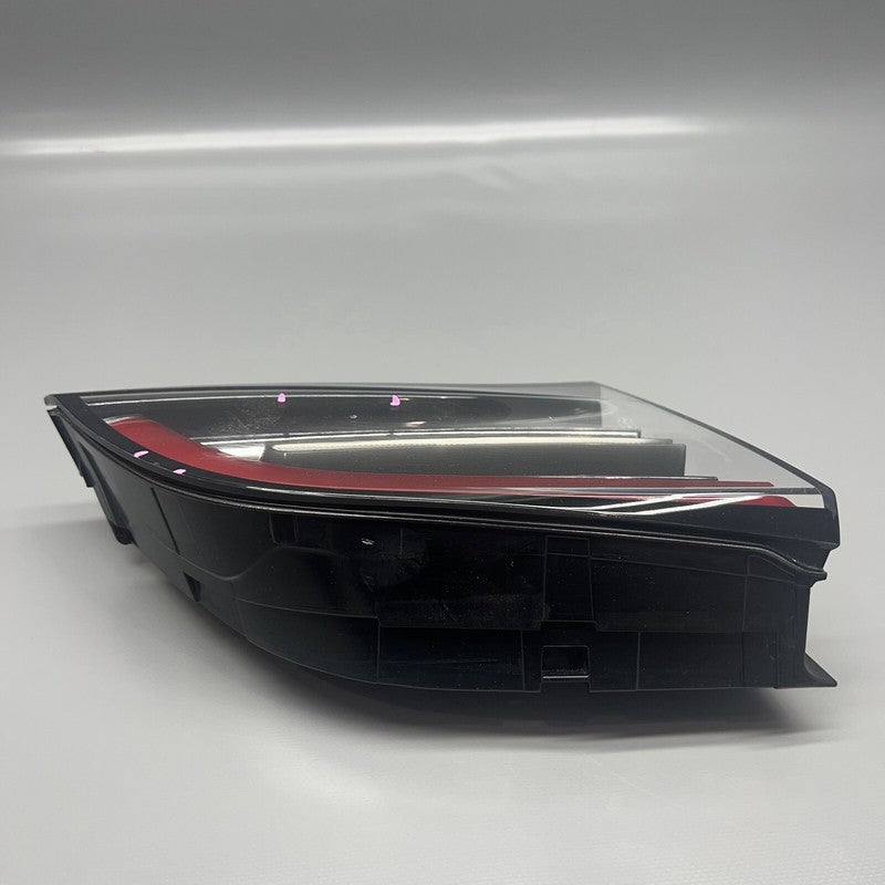 1502088-00-B TESLA MODEL Y LIFTGATE TAIL LIGHT LEFT DRIVER 2020 21 22 2023 OEM 1502088-00-B