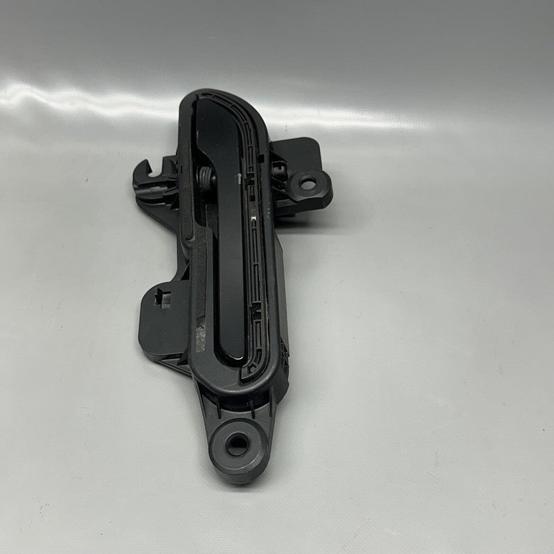 1528114-00-D TESLA MODEL Y DOOR HANDLE LEFT DRIVER 2020 2021 2022 2023 1528114-00-D OEM