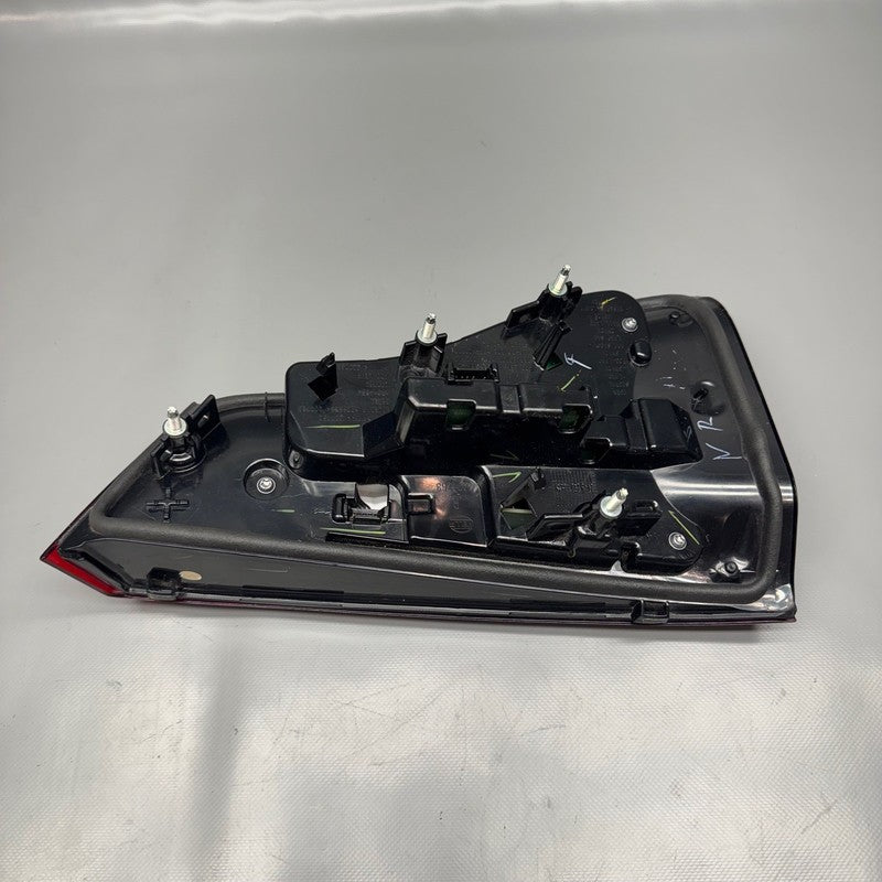 BMW X3M TAIL LIGHT INNER RIGHT PASSENGER 2018 2019 2020 2021 OEM 89853