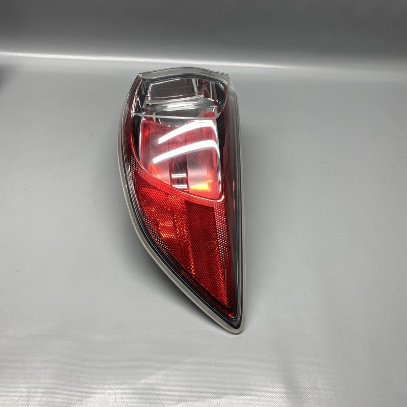 BBN751150 MAZDA 3 HATCHBACK TAIL LIGHT RIGHT PASSENGER BBN751150 2010 2011 2012 2013 OEM