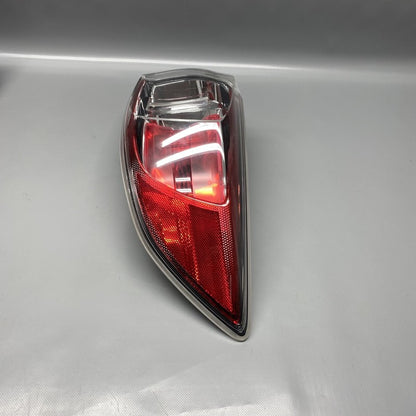 BBN751150 MAZDA 3 HATCHBACK TAIL LIGHT RIGHT PASSENGER BBN751150 2010 2011 2012 2013 OEM