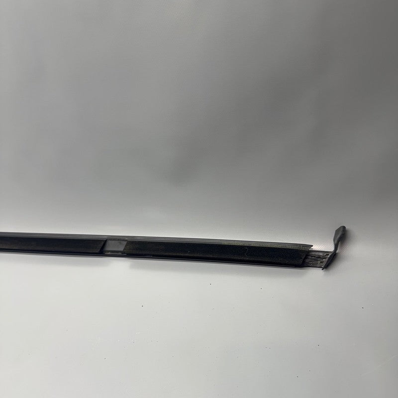 PORSCHE CAYENNE DOOR BELT MOLDING RIGHT FRONT 2019 2020 OEM 9Y0837476J
