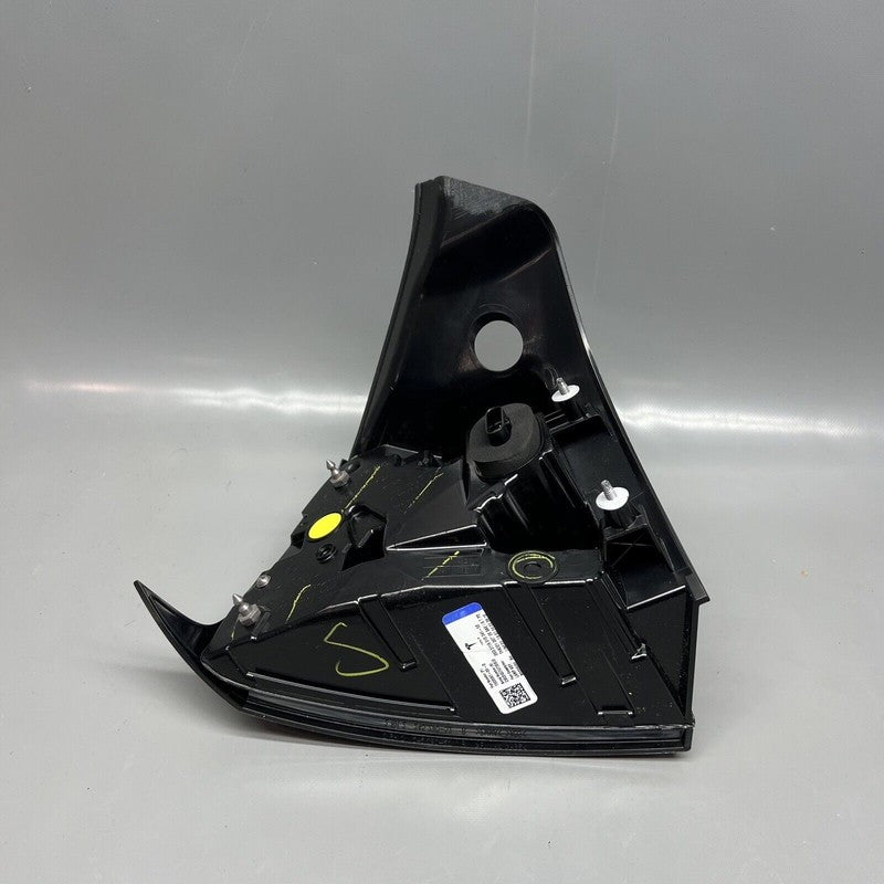 TESLA MODEL Y TAIL LIGHT RIGHT PASSENGER 2020 21 22 23 2024 LED OEM 15