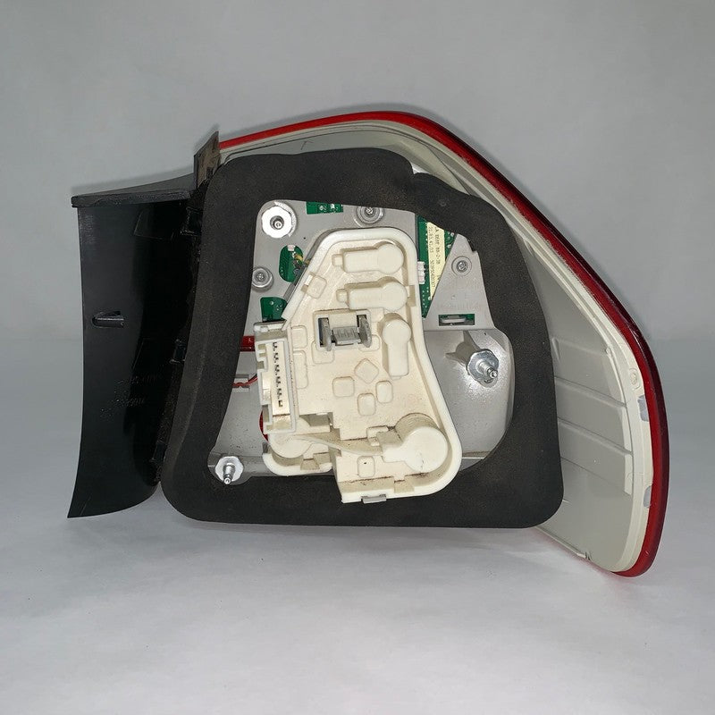 21 830 102 BMW 328 335 TAIL LIGHT LEFT DRIVER 21830102 LED SEDAN 2009 2010 2011 0EM