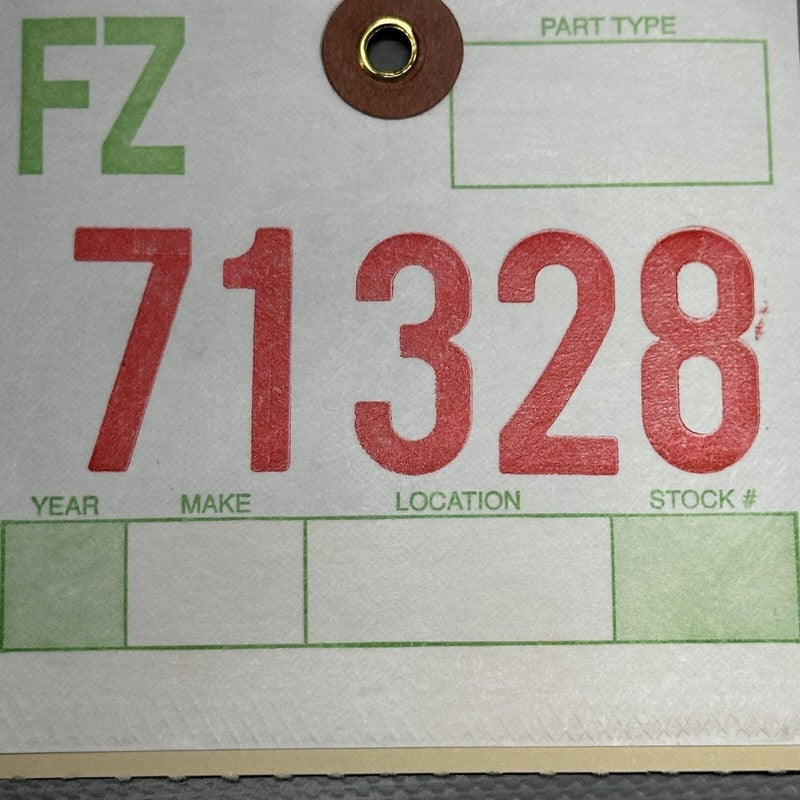 31468556 VOLVO XC90 BUMPER REFLECTOR LEFT REAR 2016 2017 2018 2019 2020 OEM 31468556