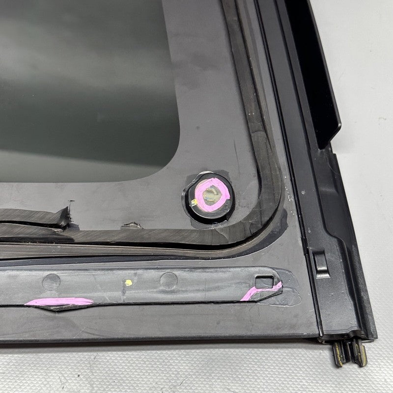 1495740-00-E TESLA MODEL Y QUARTER GLASS LEFT REAR 2020 2021 2022 2023 OEM 1495740-00-E