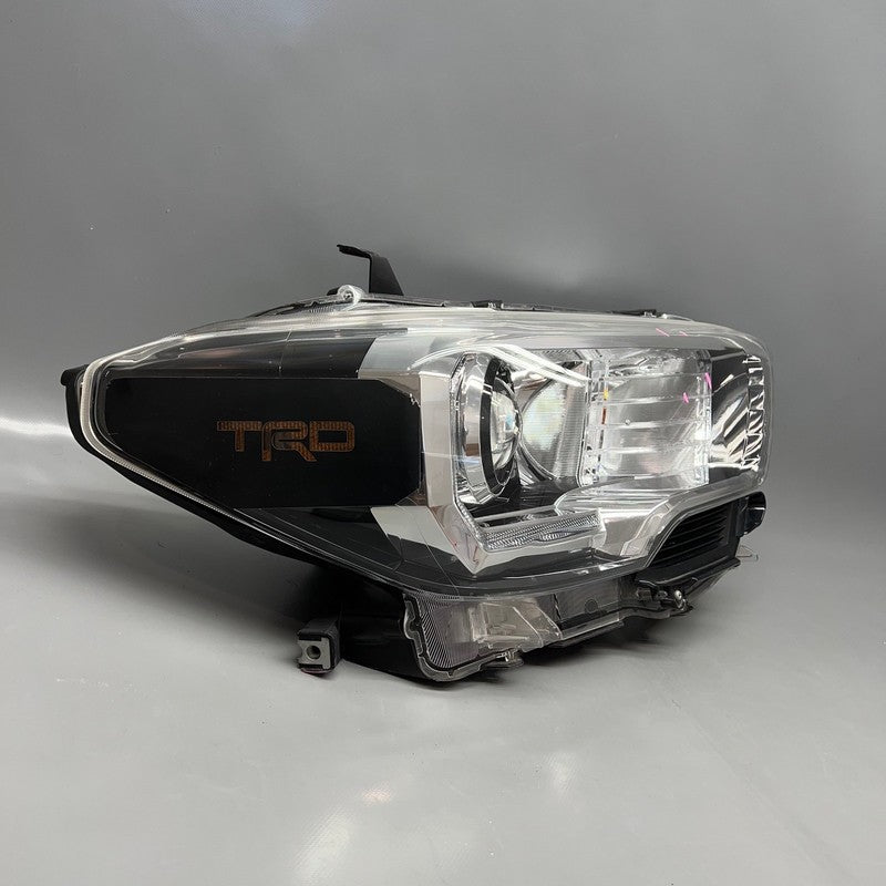 TOYOTA TACOMA TRD HEADLIGHT RIGHT PASSENGER 2016 2017 2018 OEM