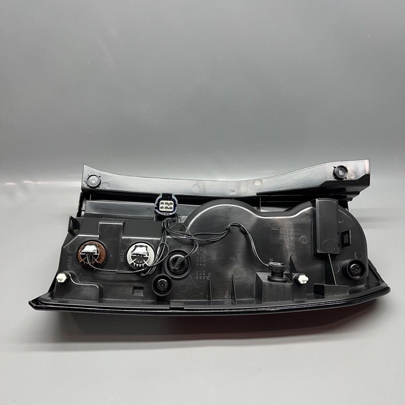 LAND ROVER DISCOVERY 4 TAIL LIGHT LEFT DRIVER 2010 2011 2012 2013 OEM 