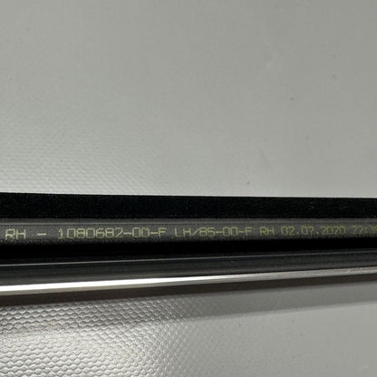 1080681-00-H TESLA MODEL 3 DOOR WINDOW MOLDING LEFT FRONT 2017 18 19 20 21 2022 1080681-00-H