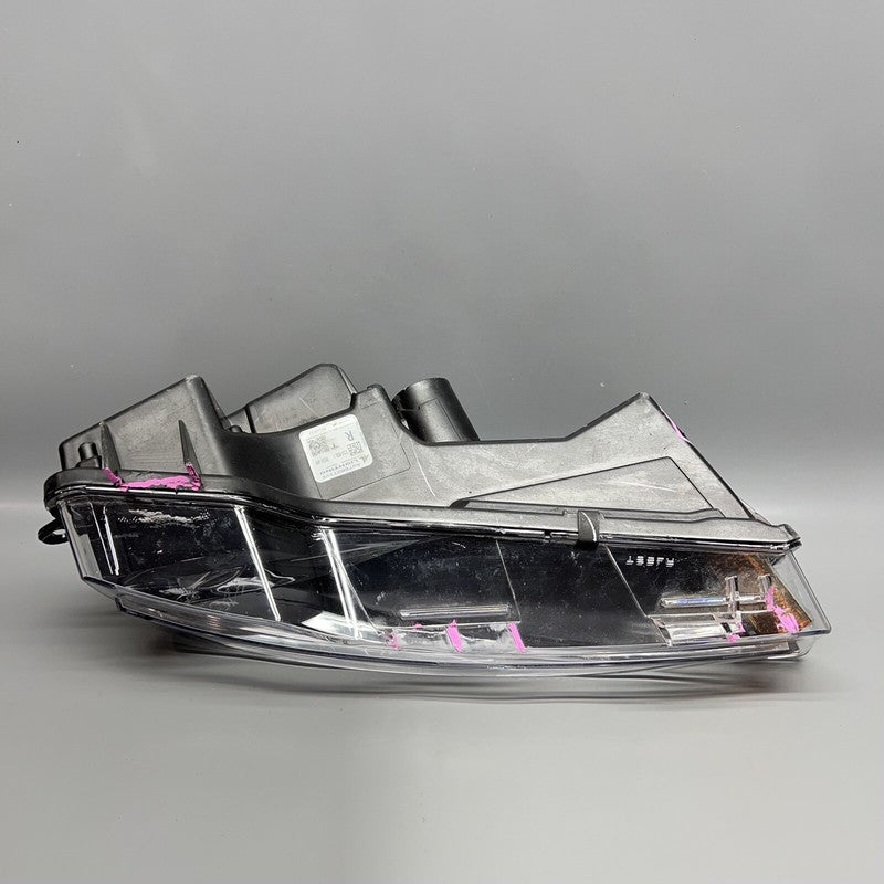 1077392-00-F TESLA MODEL 3 FOG LIGHT RIGHT PASSENGER 2017 2018 2019 2020 2021 2022 OEM 3 PIN