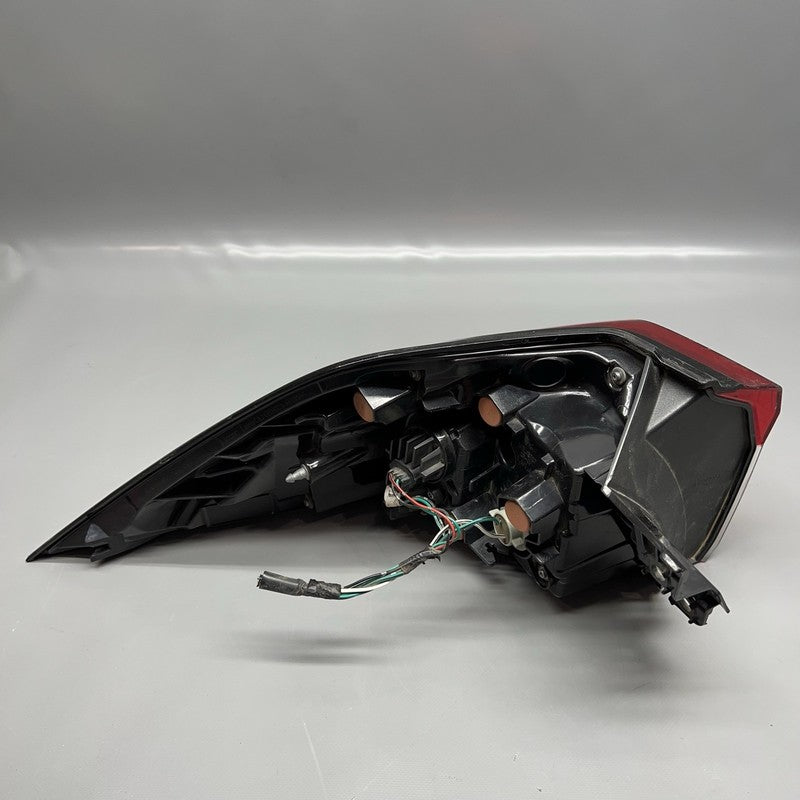 RAV 4 TOYOTA RAV 4 TAIL LIGHT RIGHT PASSENGER 2019 2020 2021 2022 OEM 