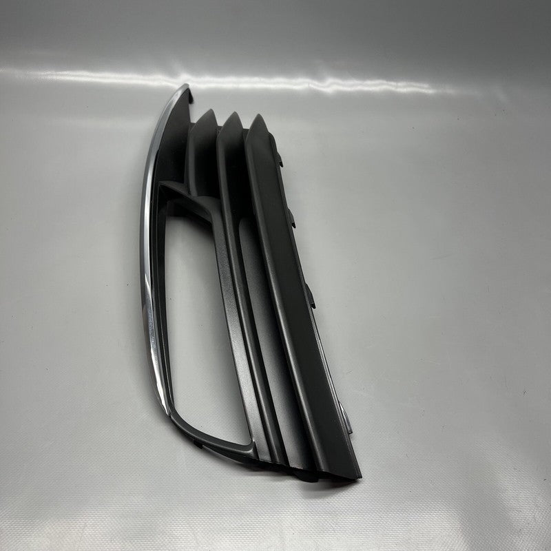 8V5807682A AUDI A3 FRONT BUMPER GRILLE RIGHT 2015 2016 OEM 8V5807682A