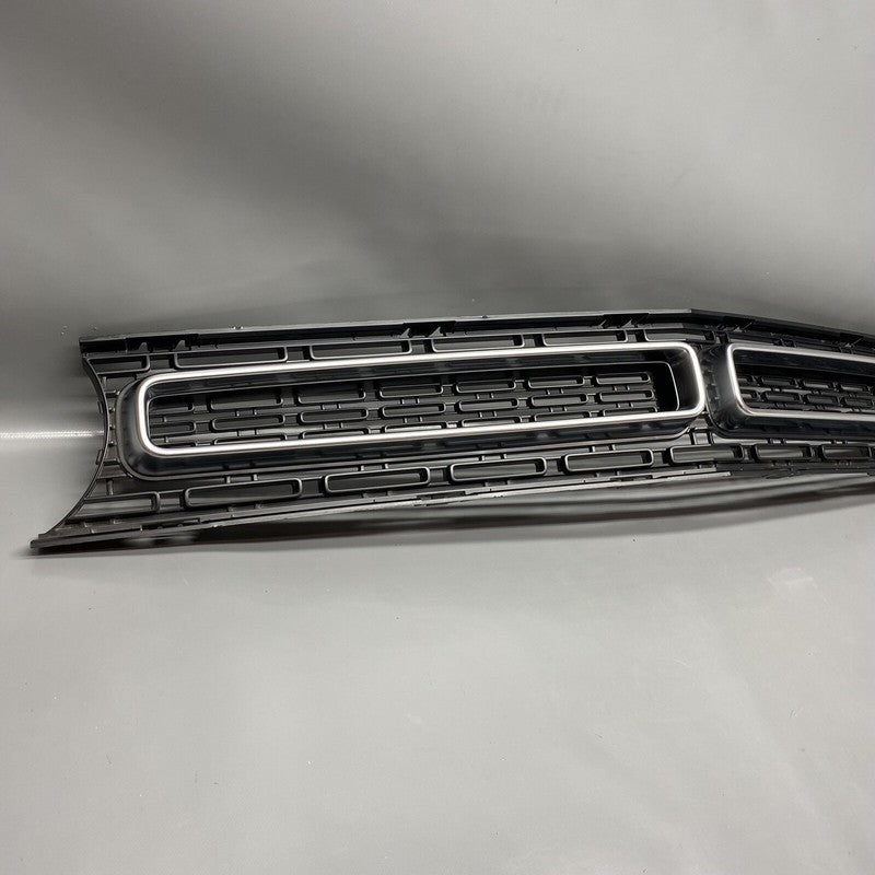 9403971 DODGE CHALLENGER FRONT GRILLE 2015 2016 2017 2018 2019 OEM 9403971