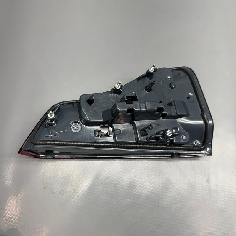 BMW X3M TAIL LIGHT INNER RIGHT PASSENGER 2018 2019 2020 2021 OEM 89853