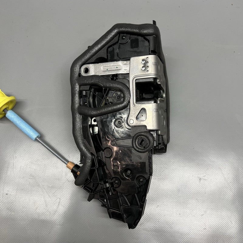 5A160C4 BMW X1 DOOR LOCK RIGHT REAR 2023 2024 2025 OEM 5A160C4