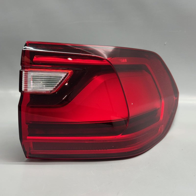 BMW X7 TAIL LIGHT RIGHT PASSENGER 2019 2020 2021 2022 OEM H45A164A605