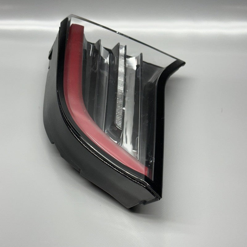 TESLA MODEL Y TAIL LIGHT TRUNK RIGHT SIDE 2020 2021 2022 2023 OEM HAS 