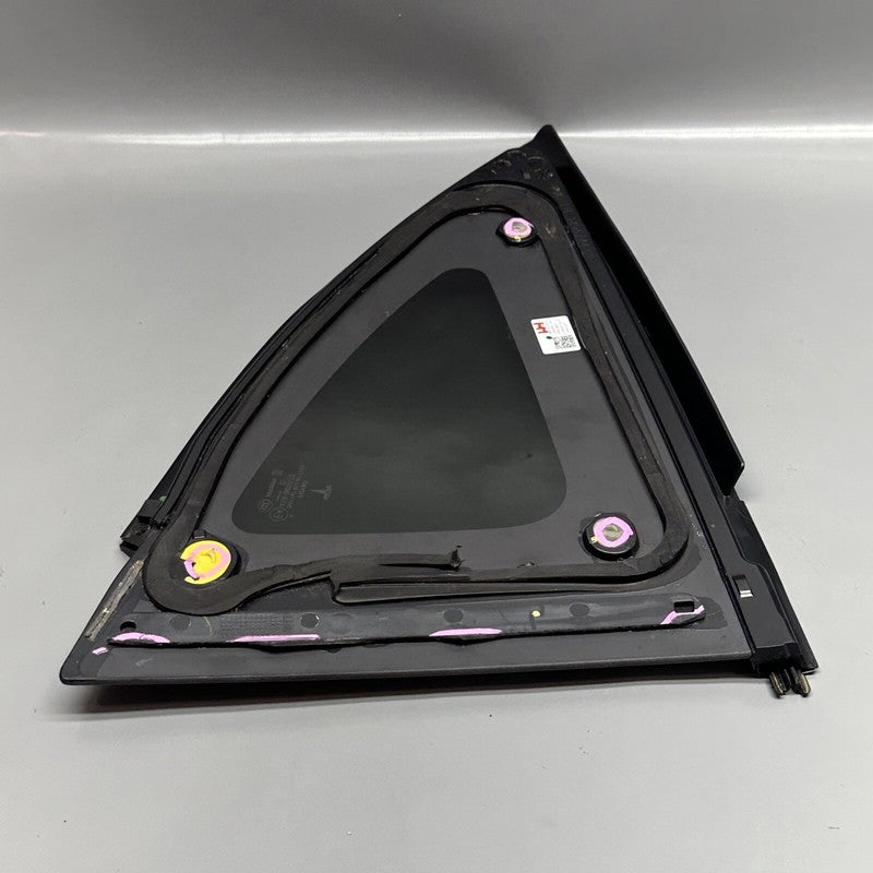 1495740-00-E TESLA MODEL Y QUARTER GLASS LEFT REAR 2020 2021 2022 2023 OEM 1495740-00-E