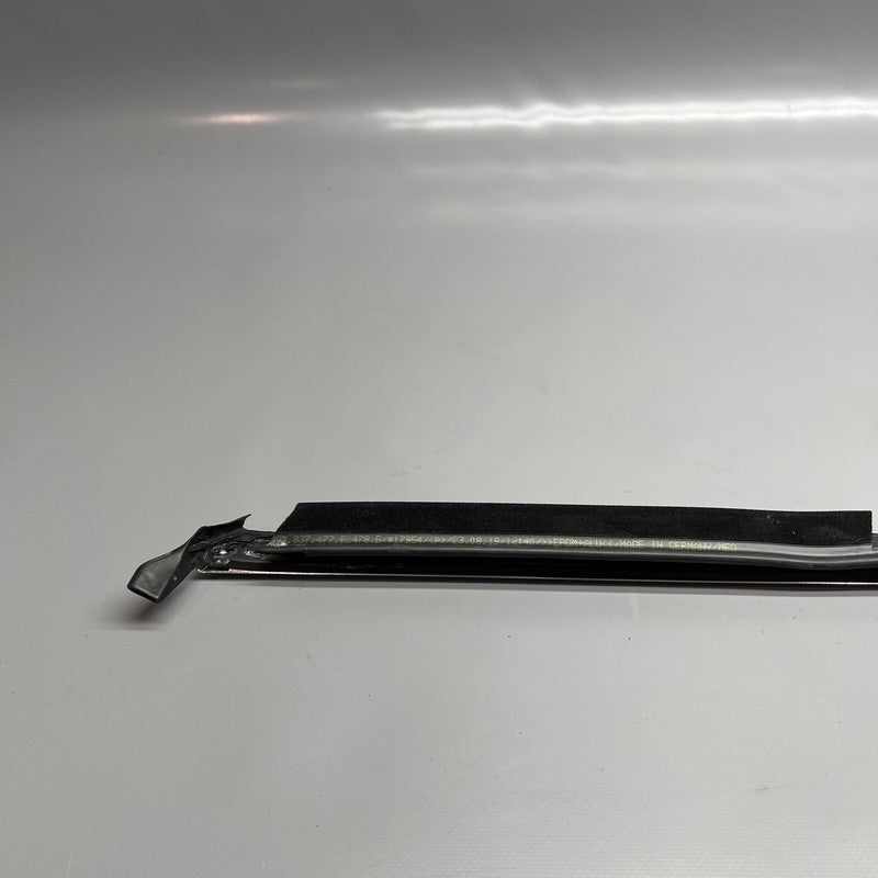 9Y0837476H PORSCHE CAYENNE DOOR BELT MOLDING RIGHT FRONT 2019 2020 OEM 9Y0837476H