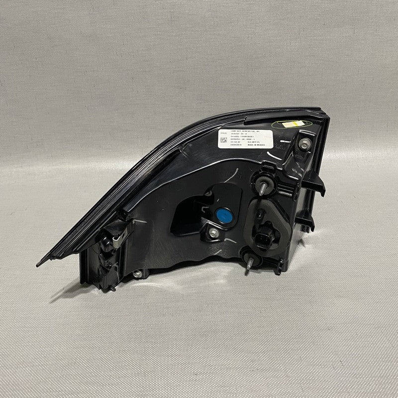 1034333-00-B TESLA MODEL X TAIL LIGHT RIGHT PASSENGER 1034333-00-B 2016 1017 2018 2019 2020