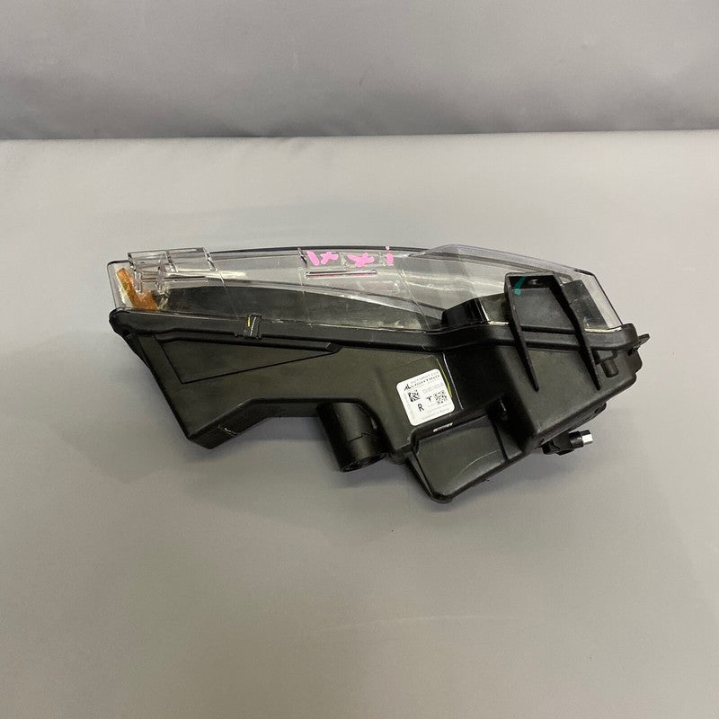 1077392-00-C TESLA MODEL 3 FOG LIGHT RIGHT PASSENGER 2017 2018 2019 OEM