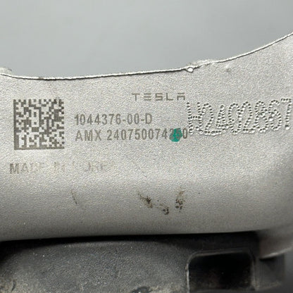 1044376-00-D TESLA MODEL Y FUCA MOUNT RIGHT FRONT 2020 2021 2022 2023 1044376-00-D