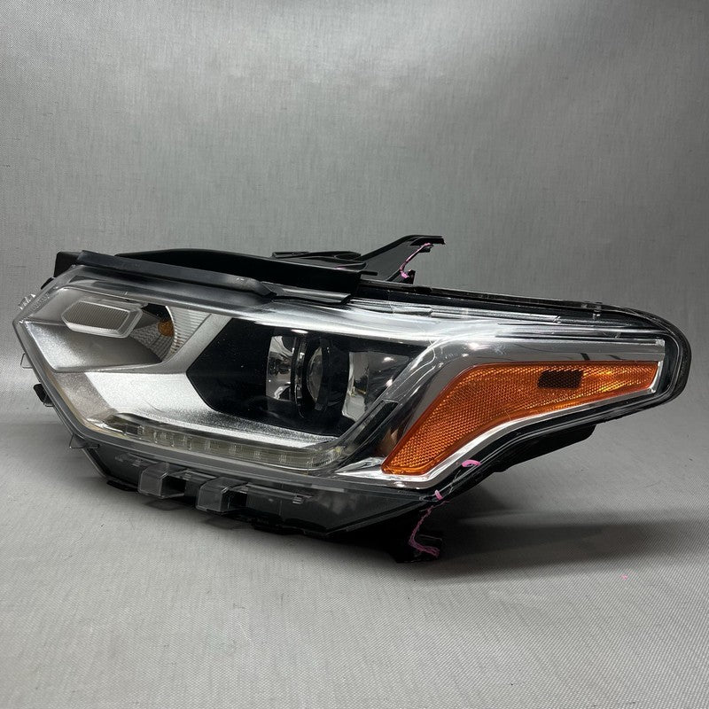 84887857 CHEVROLET TRAVERSE HEADLIGHT LEFT DRIVER 2018 2019 2020 2021 LED OEM 84887857