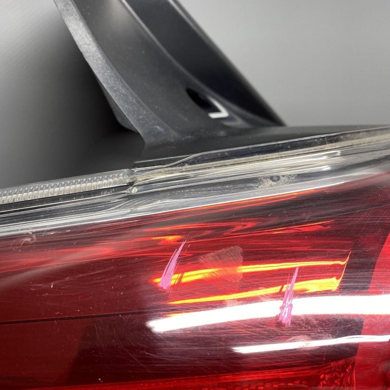 SUBARU FORESTER TAIL LIGHT LEFT DRIVER 84201-SG051 2014 2015 2016 OEM