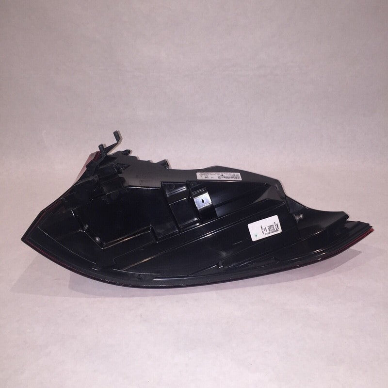 7P5945207H PORSCHE CAYENNE TAIL LIGHT LEFT DRIVER 7P5945207H 2015 2016 OEM 