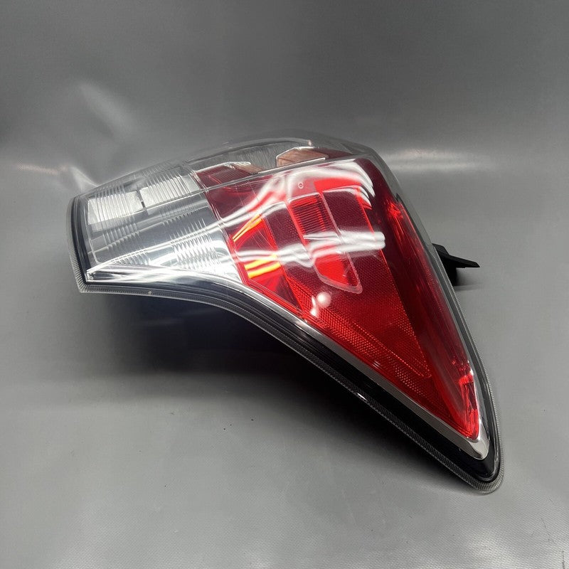 SUBARU FORESTER TAIL LIGHT RIGHT PASSENGER 2017 2018 OEM 84201-SG140