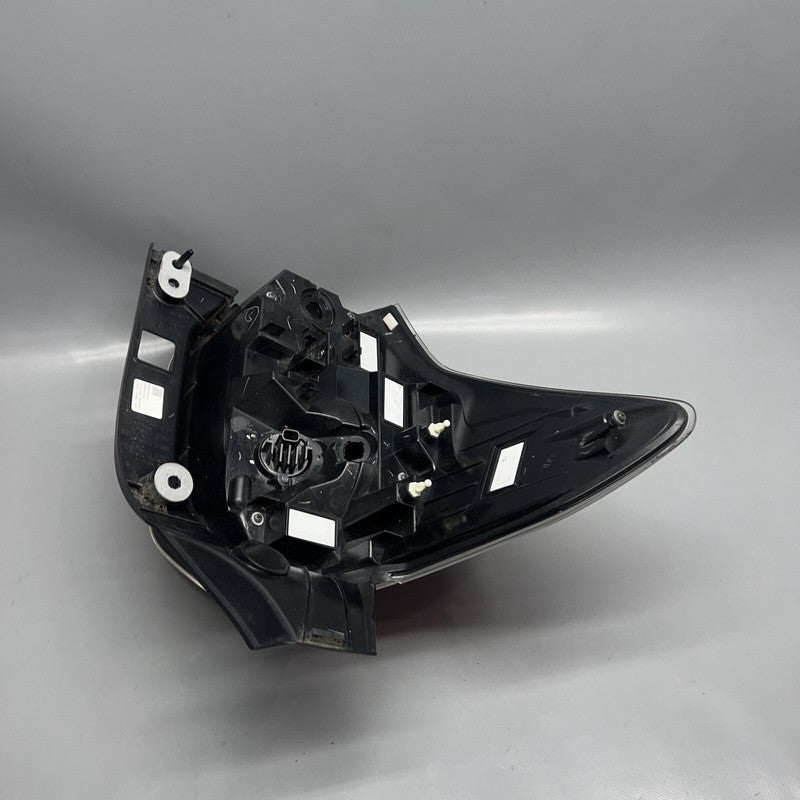 SUBARU FORESTER TAIL LIGHT RIGHT PASSENGER 2017 2018 OEM 84201-SG140