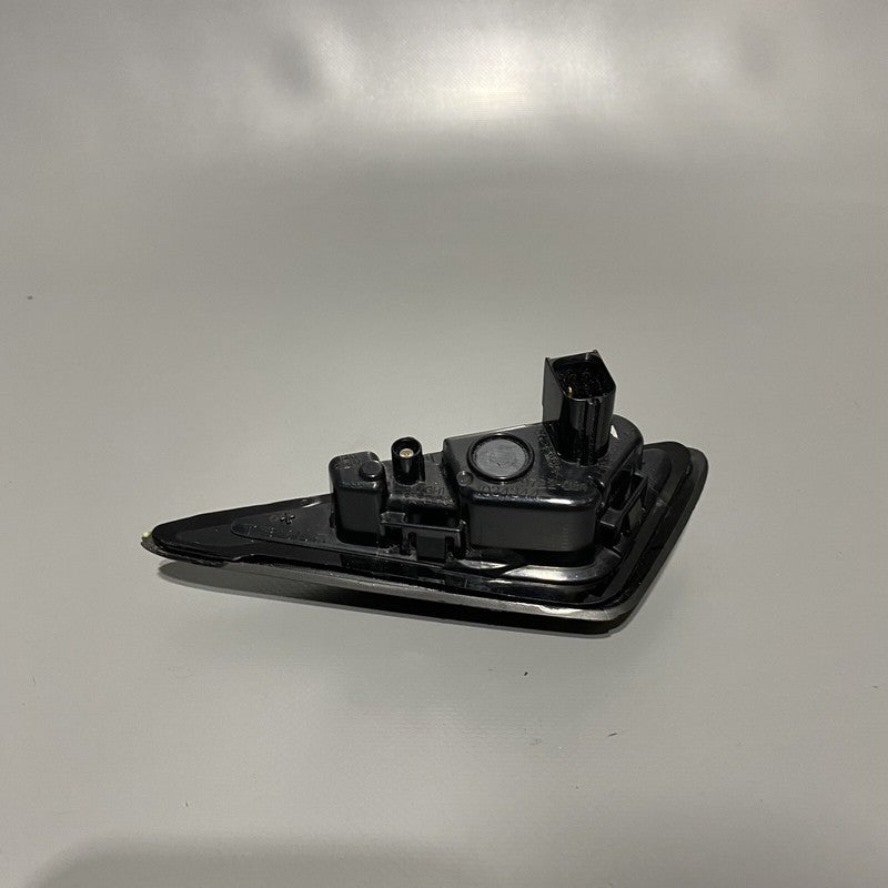 1034344-20-B TESLA MODEL S FENDER CAMERA SIDE MARKER LEFT 2016 2017 2018 OEM