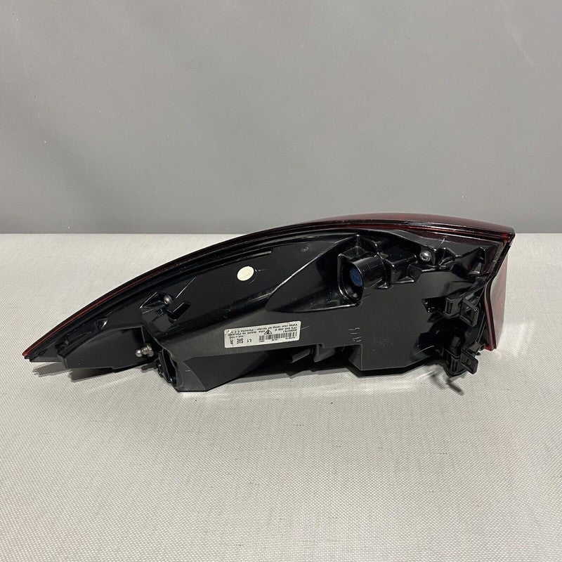 PORSCHE CAYENNE TAIL LIGHT RIGHT SIDE 7P5945208D LED OEM 2015 2016 201