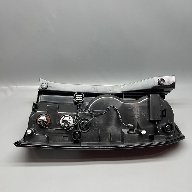 LR036166 LAND ROVER DISCOVERY 4 TAIL LIGHT LEFT DRIVER 2010 2011 2012 2013 OEM LR036166