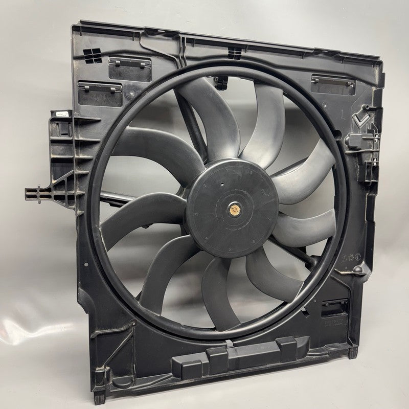 8619626 BMW 530 RADIATOR FAN 540 2016 2017 2018 2019 2020 OEM 8619626