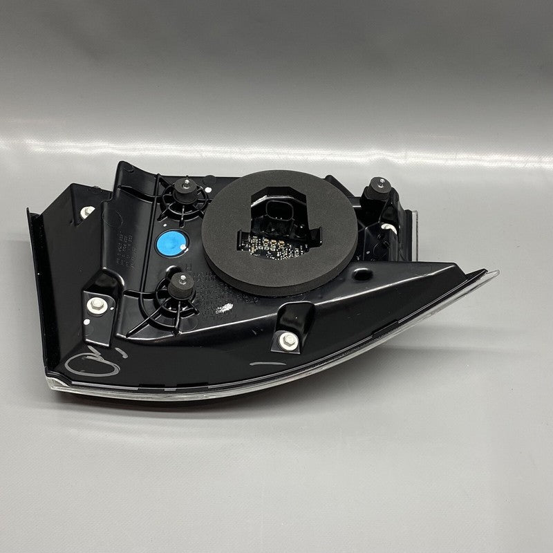 6005919-00-G TESLA MODEL S TAIL LIGHT RIGHT PASSENGER 2016 2017 2018 2019 OEM 6005919-00-G