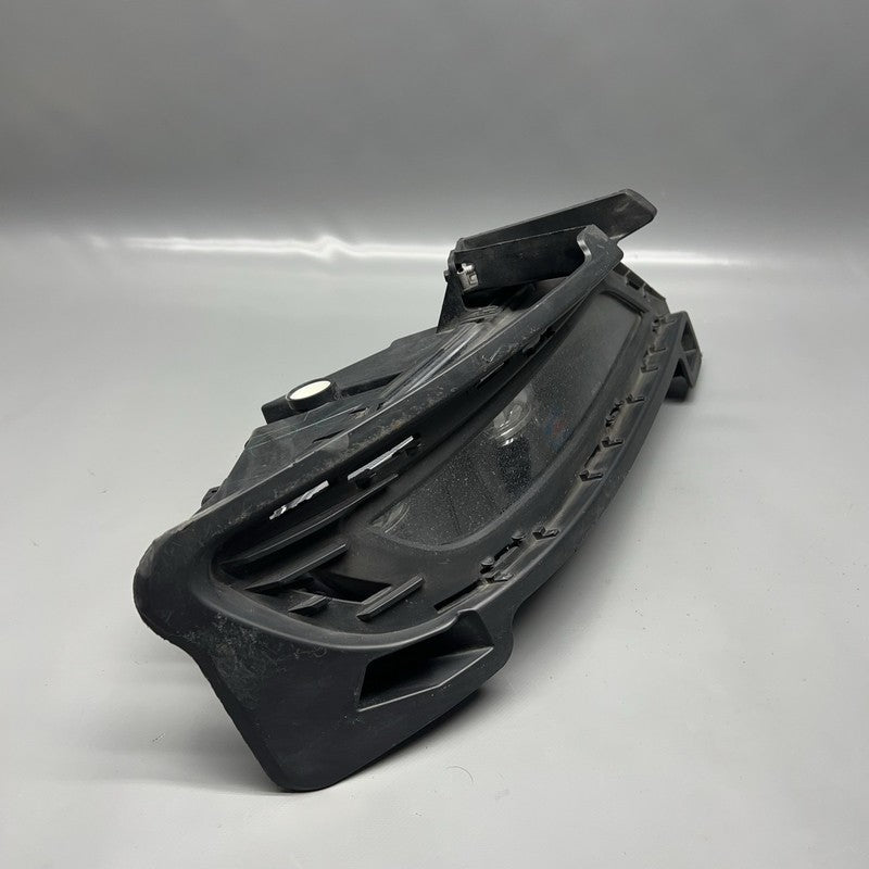 9403949 CHRYSLER 300 FOG LIGHT LEFT DRIVER 2015 2016 2017 2018 OEM 9403949