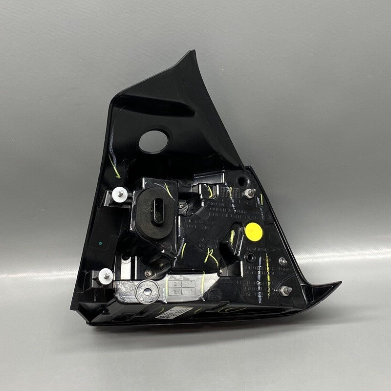 1502086-00-D TESLA MODEL Y TAIL LIGHT LEFT DRIVER LED 2020 2021 2022 2023 OEM 1502086-00-D