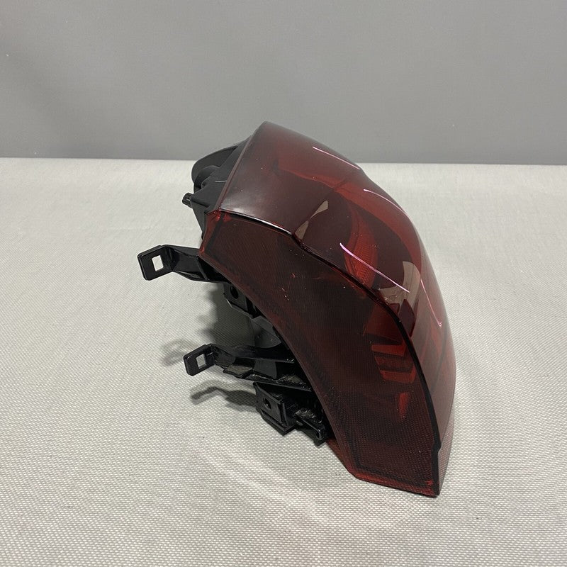 7P5945208D PORSCHE CAYENNE TAIL LIGHT RIGHT SIDE 7P5945208D LED OEM 2015 2016 2017 