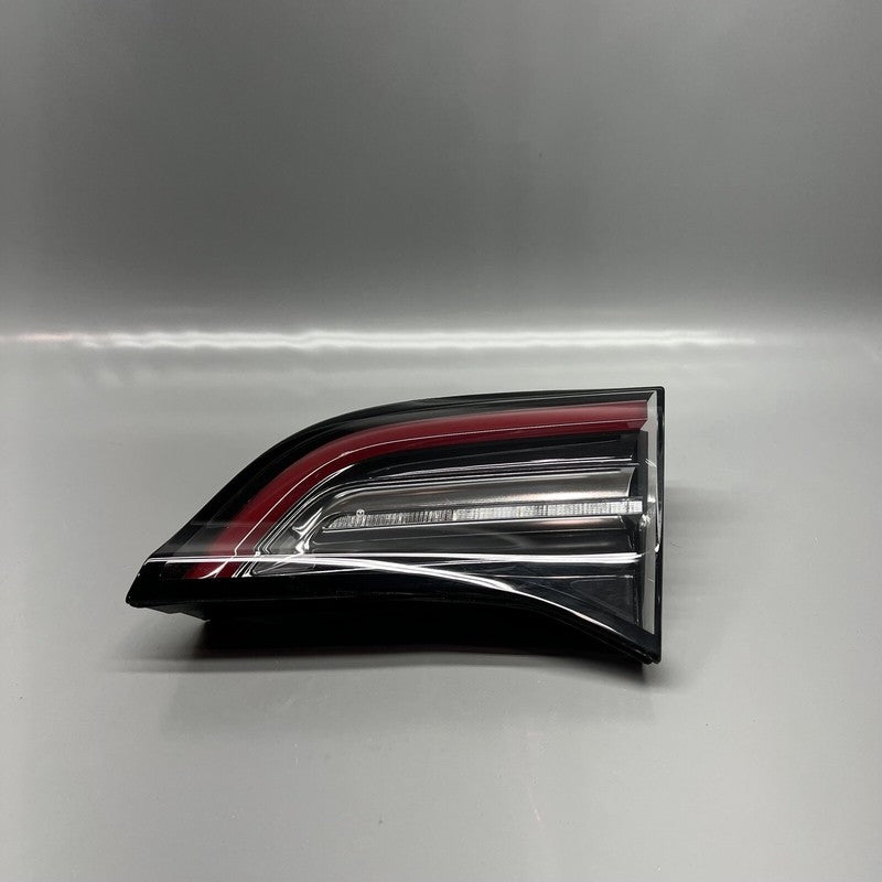 TESLA MODEL 3 INNER TAIL LIGHT RIGHT PASSENGER 2017 18 19 20 2021 1077